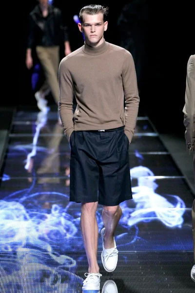 Look 5